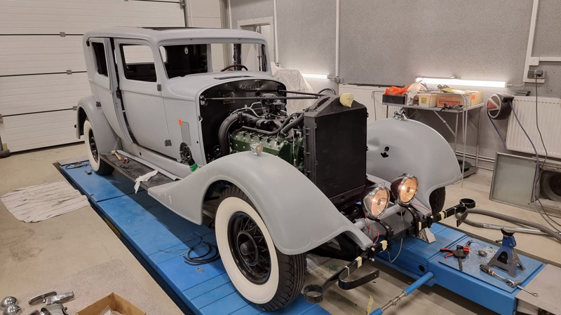 Renowacja Packarda kolejny etap